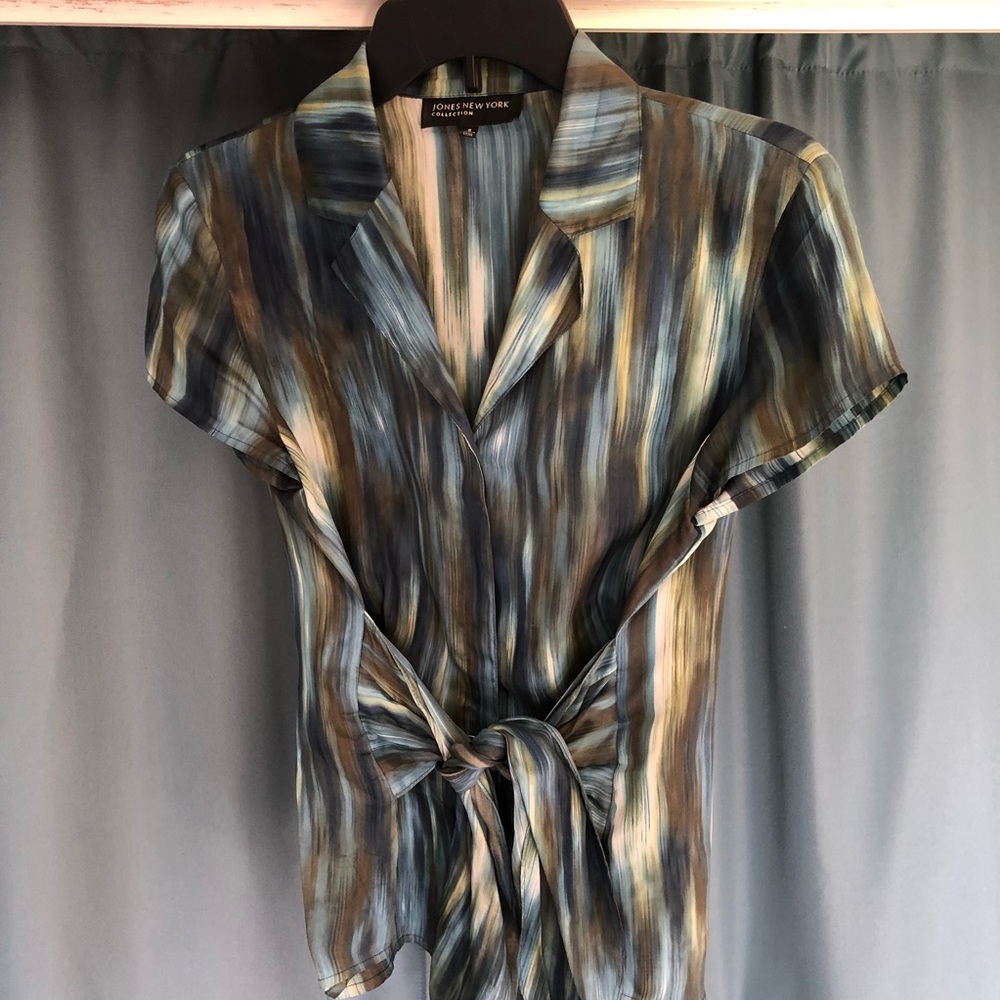 Jones New York tie front blouse